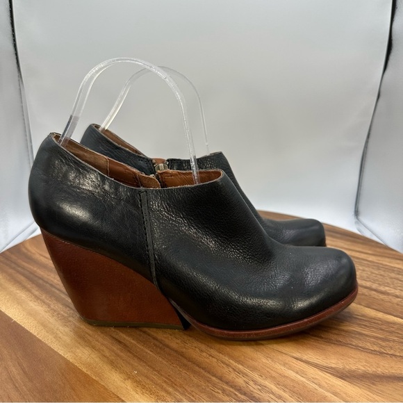 Kork Ease Holmes Ankle Booties Black Leather‎ Block Wedge Chunky Women's 8M - Picture 1 of 10